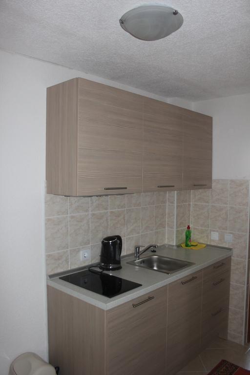 Apartments Miletic J-I Vodice Room photo