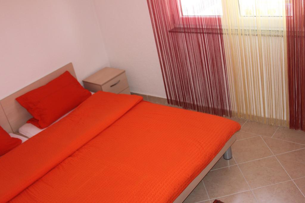 Apartments Miletic J-I Vodice Room photo