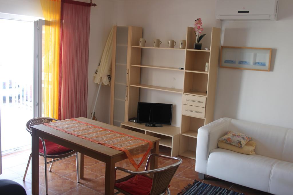 Apartments Miletic J-I Vodice Room photo