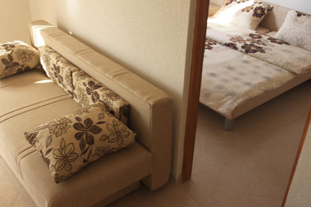 Apartments Miletic J-I Vodice Room photo
